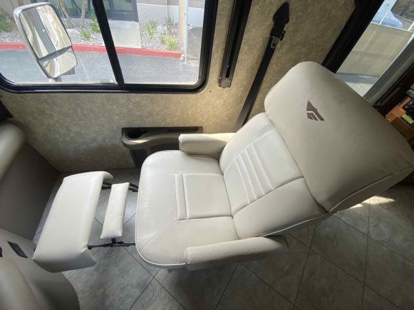 2013 Fleetwood Excursion 33A - Image 50