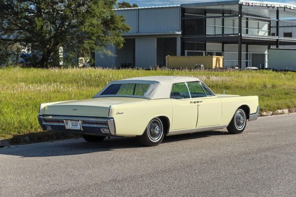 1967 Lincoln Continental Convertible - Image 6