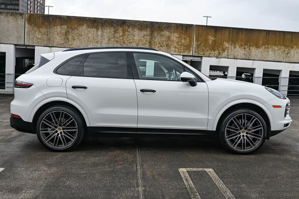 2020 Porsche Cayenne S - Image 6