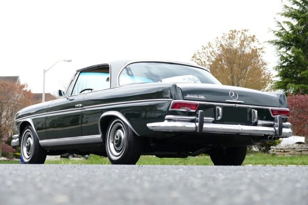 1967 Mercedes-Benz 300SE Coupe