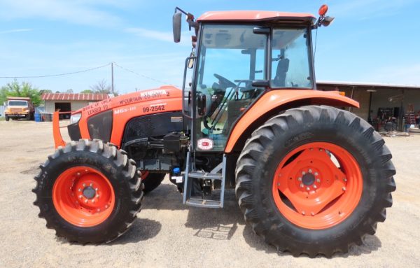 2017 Kubota M6S-111 4WD Utility Ag Tractor A/C Cab PTO Aux Hyd - Image 6