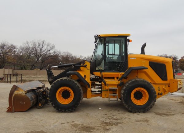 2017 JCB 427 Wheel Loader A/C Cab Hydraulic Q/C Bucket Aux Hyd - Image 6