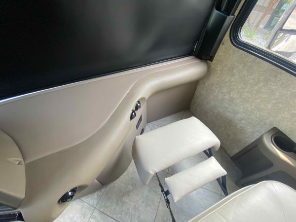 2013 Fleetwood Excursion 33A - Image 52