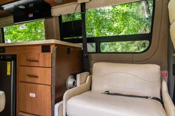 2014 Winnebago Era 70X - Image 76