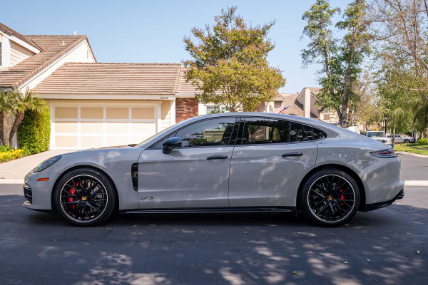 2020 Porsche Panamera GTS - Image 7