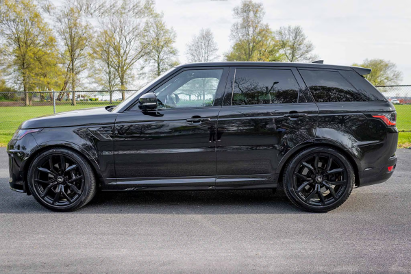 2022 Land Rover Range Rover Sport SVR Carbon Edition - Image 7