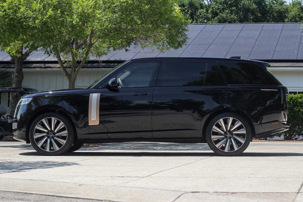 2023 Land Rover Range Rover SV LWB - Image 34