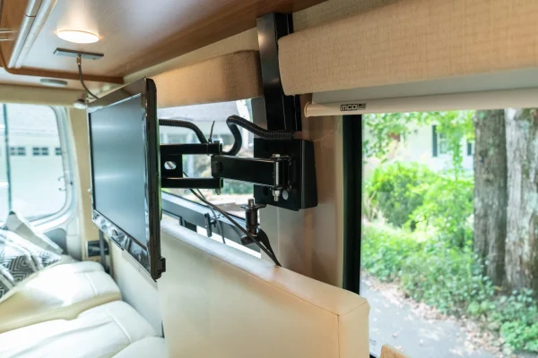 2014 Winnebago Era 70X - Image 89