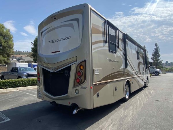2013 Fleetwood Excursion 33A - Image 8