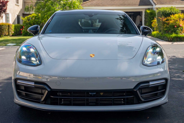 2020 Porsche Panamera GTS - Image 8