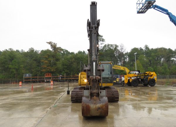 2018 John Deere 210G LC Excavator A/C Cab Aux Hydraulic Thumb Trackhoe - Image 8