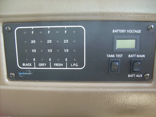 2015 Fleetwood Bounder Classic 36H - Image 35