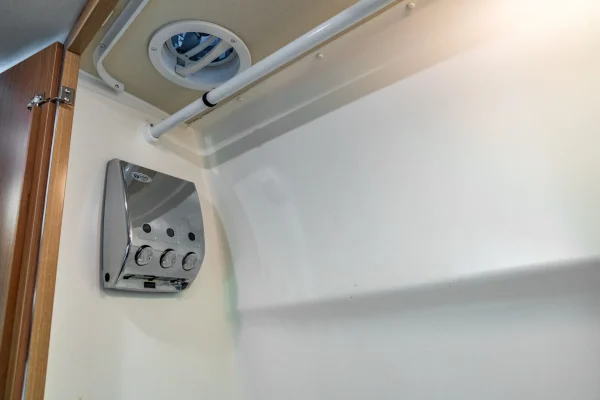2014 Winnebago Era 70X - Image 4
