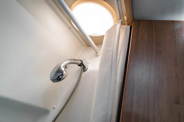 2014 Winnebago Era 70X - Image 5