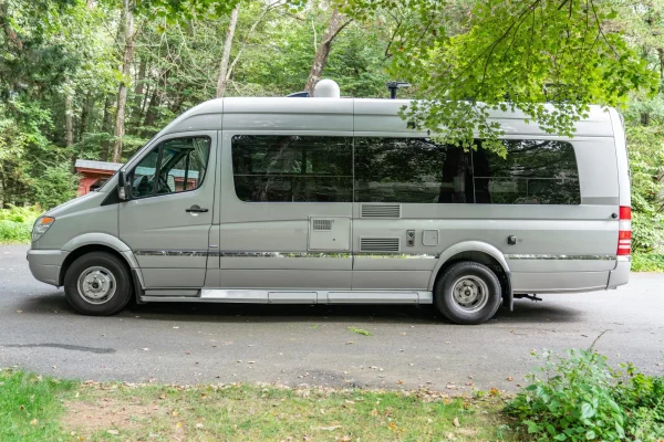 2014 Winnebago Era 70X - Image 34