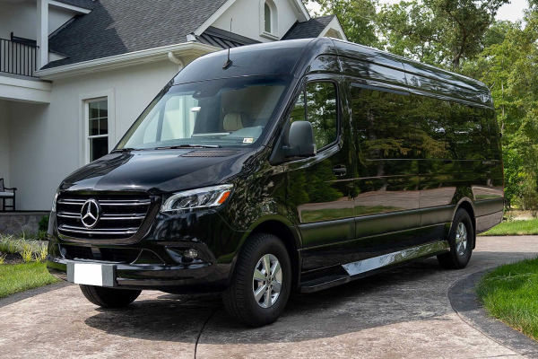 2019 Mercedes-Benz Sprinter 2500 Ultimate Limo - Image 9