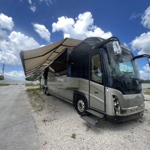 2011 Newell Coach P2000I