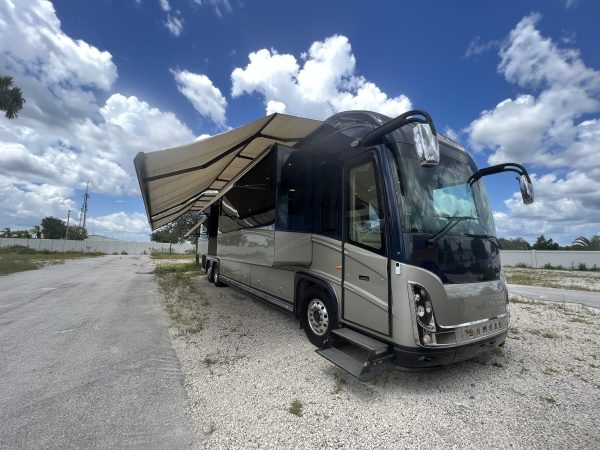 2011 Newell Coach P2000I