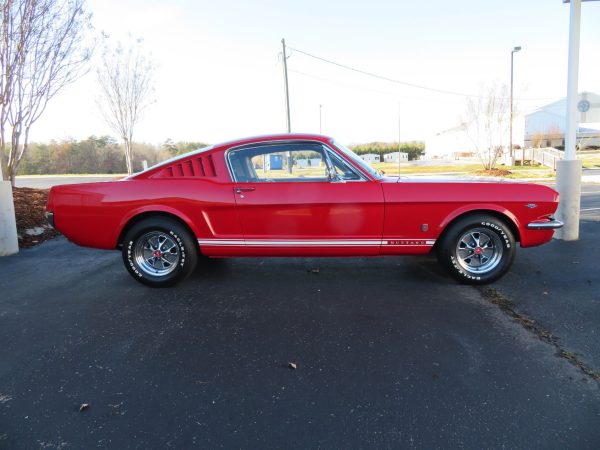 1965 Ford Mustang GT 2+2 Fastback - Image 9