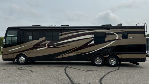 2013 Newmar Ventana 4346 - Image 9