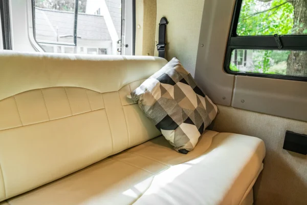 2014 Winnebago Era 70X - Image 11