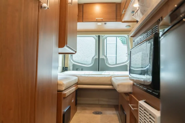 2014 Winnebago Era 70X - Image 13