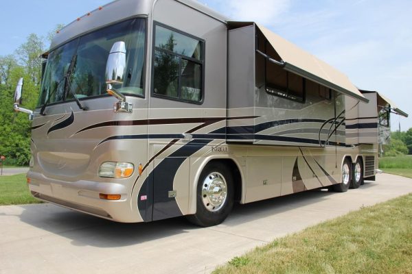 2004 Country Coach Intrigue Suite Escape - Image 60