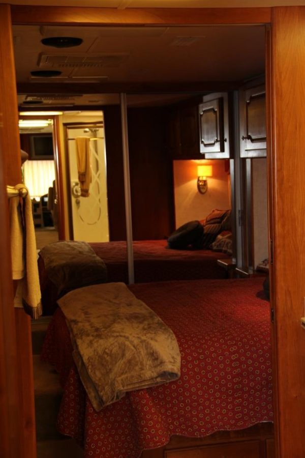 2004 Country Coach Intrigue Suite Escape - Image 25