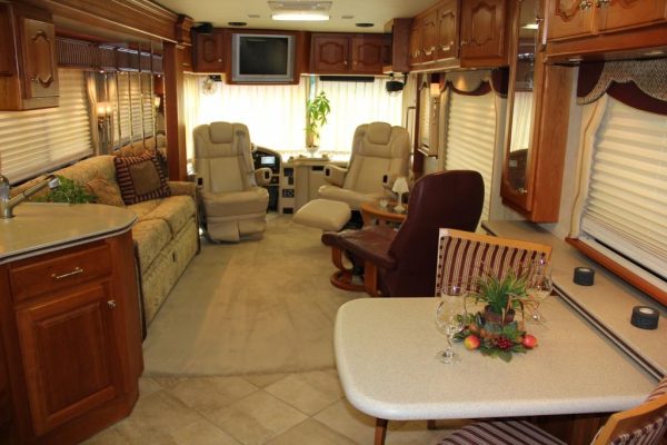 2004 Country Coach Intrigue Suite Escape - Image 31