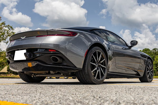 2017 Aston Martin DB11 Launch Edition - Image 10