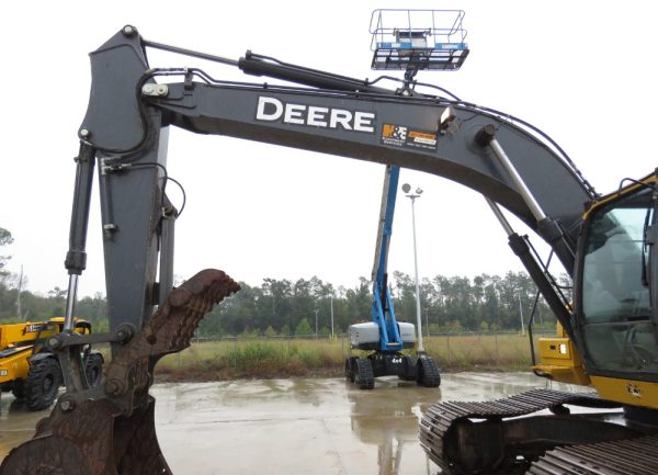 2018 John Deere 210G LC Excavator A/C Cab Aux Hydraulic Thumb Trackhoe - Image 10