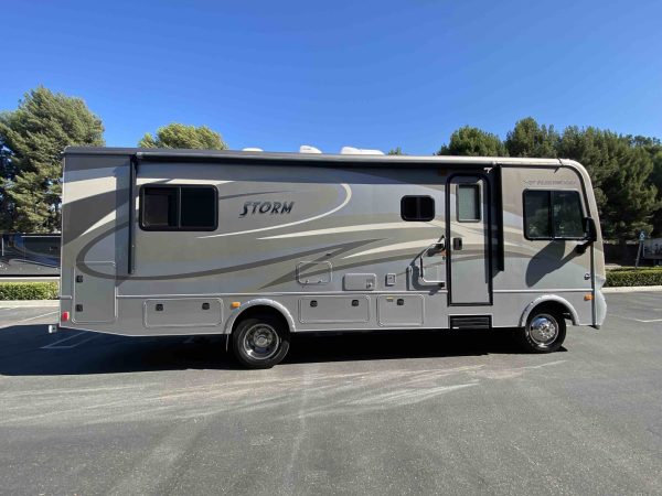 2014 Fleetwood Storm 28MS