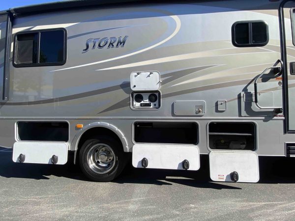 2014 Fleetwood Storm 28MS - Image 10